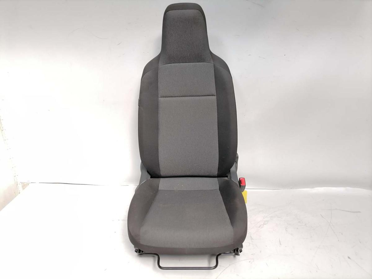 Skoda Citigo original Sitz vorn rechts Beifahrersitz Stoff Grau 5-T&uuml;rer Bj.2016